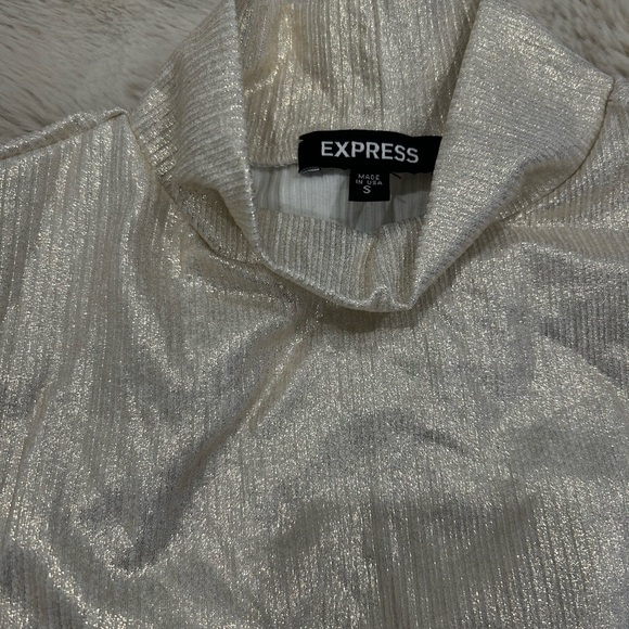 Express Cream metallic Sleeveless Tank Top - Picture 3 of 3